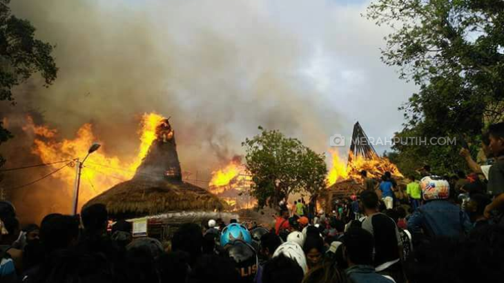 Kampung Tarung, Salah Satu Kampung Adat Terindah Ludes Terbakar 