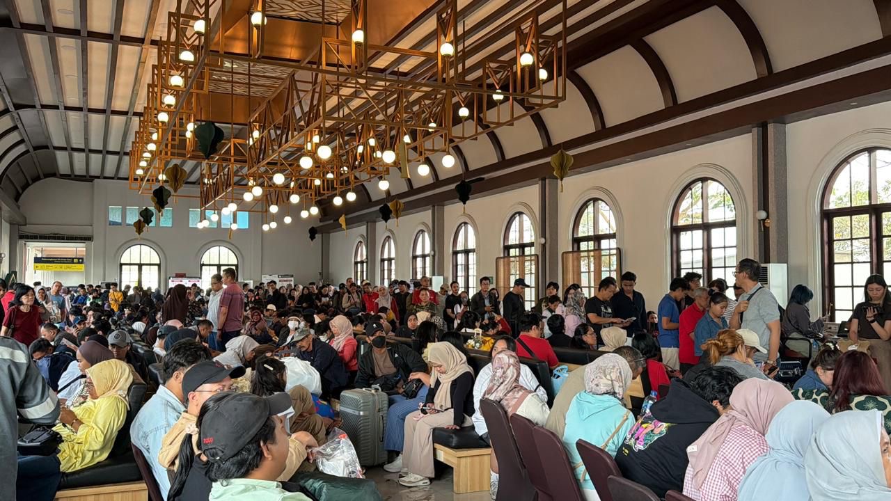 Penumpang Whoosh Jakarta-Bandung Tembus 24 Ribu dalam Sehari saat Puncak Arus Balik Lebaran 2026