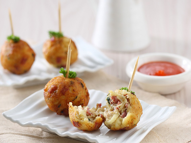 Bikin Stok Camilan atau Sarapan di Weekend dengan Resep Bola-Bola Mi Ini