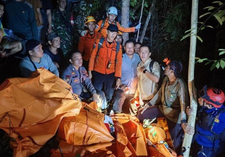 8 Korban Helikopter Jatuh di Sekadau Kalbar Dievakuasi, Segera Diidentifikasi di RS Bhayangkara