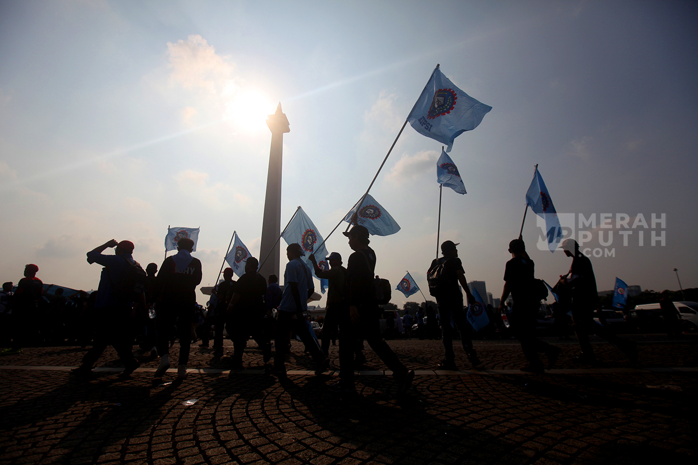 Mengintip Aksi Para Buruh Memperingati Hari Buruh Internasional 2025 di Monas Jakarta