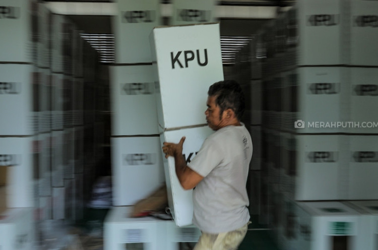 Kemendagri Serahkan Data 204 Juta Pemilih di 38 Provinsi ke KPU