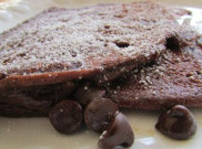 Suntik Semangat di Tengah Minggu dengan Chocolate Banana Pancakes