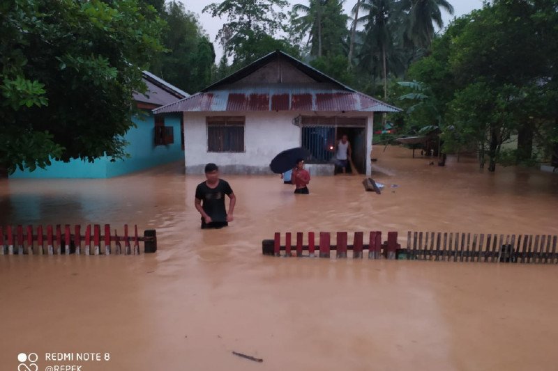 Curah Hujan Tinggi Picu Banjir Beberapa Desa di Sumbawa