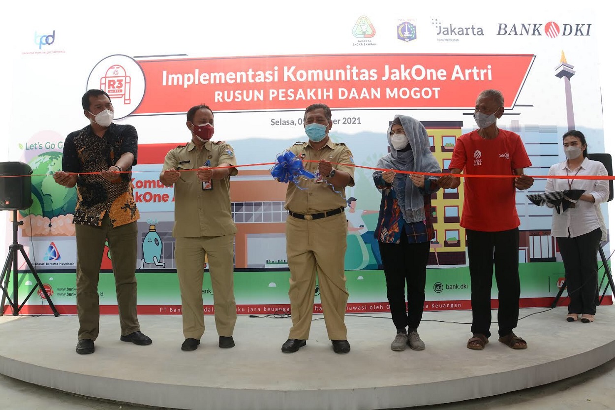 Bank DKI Ajak Warga Rusun Pesakih Kelola Sampah Lewat Aplikasi JakOne