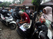 Ribuan Warga Manfaatkan Penghapusan Sanksi Pajak Kendaraan Bermotor di Samsat Ciputat Banten