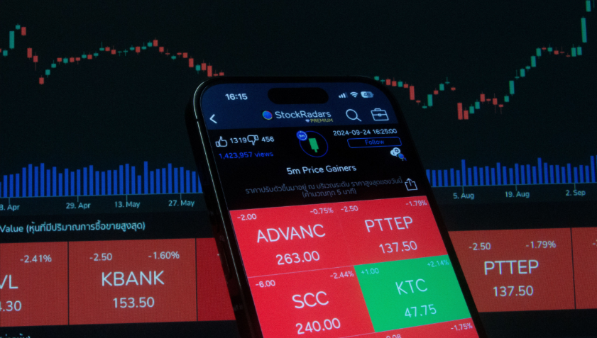 IHSG Hari Ini Jeblok Saat Wall Street Pesta Pora, Investor Saham Ramai-Ramai Tahan Duit