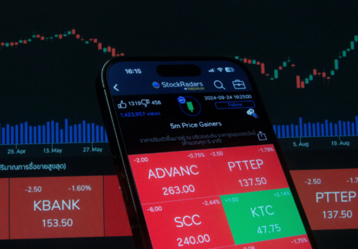 IHSG Hari Ini Jeblok Saat Wall Street Pesta Pora, Investor Saham Ramai-Ramai Tahan Duit