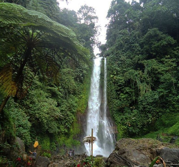 air terjun gitgit