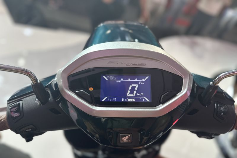 Honda Stylo 160 sudah dilengkapi panel meter digital