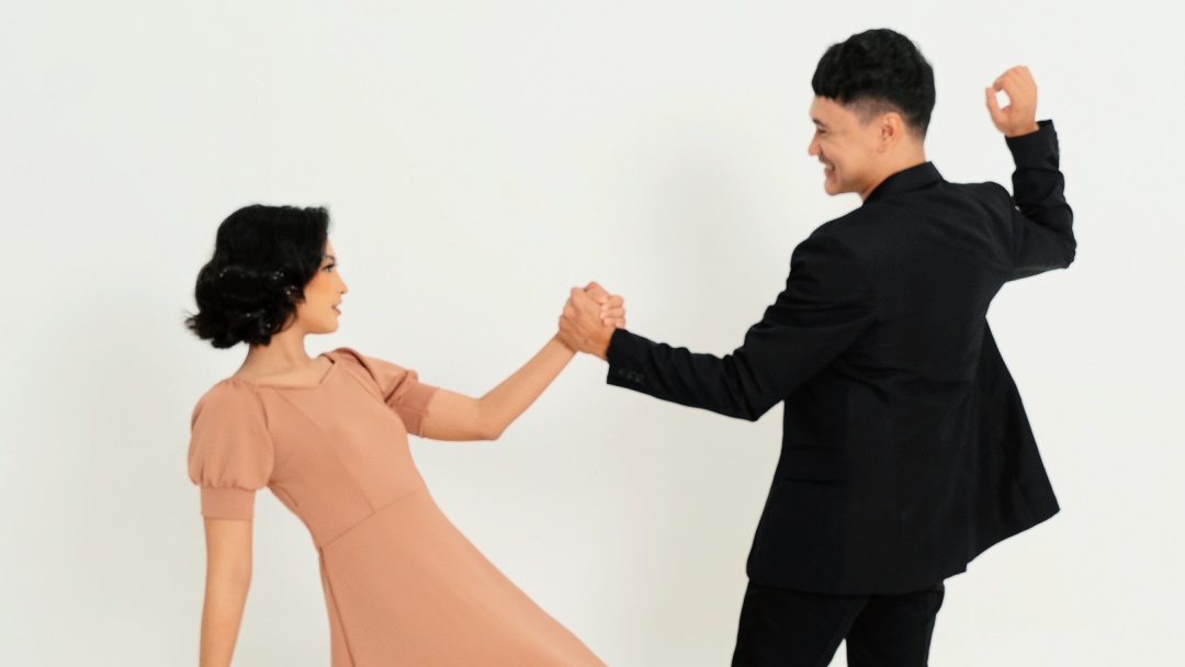 Dillan Zamaita Rilis Single Pertama Berlirik Indonesia 'Nona'