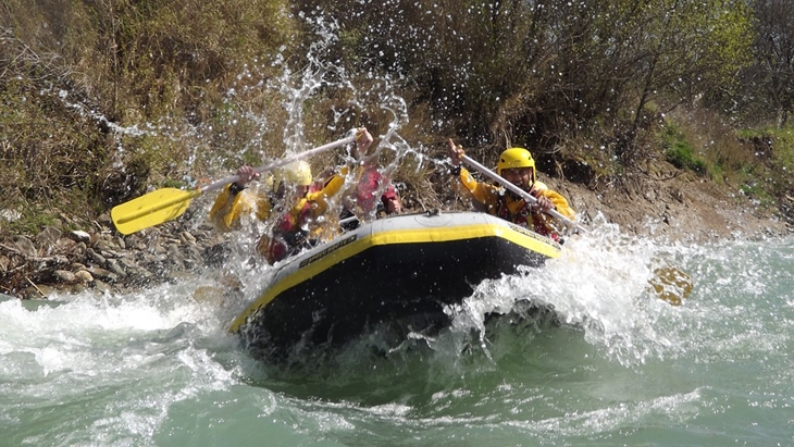 Selalu gunakan jasa operator terpercaya ketika rafting. (Foto: Pixabay/Marboon)