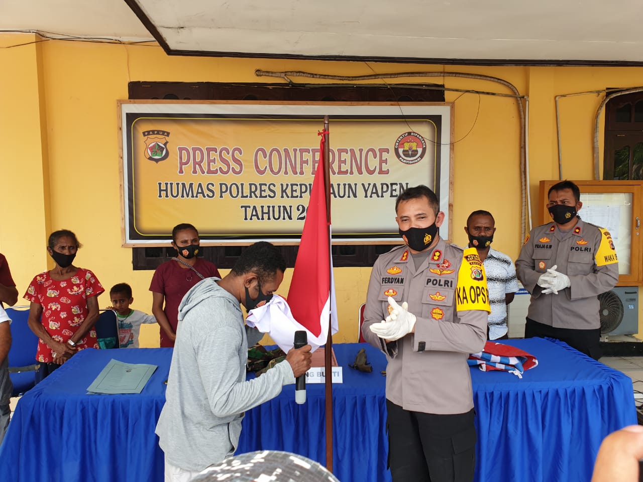 Cium Bendera Merah Putih, Mantan Komandan KKB Kembali ke Pangkuan NKRI 
