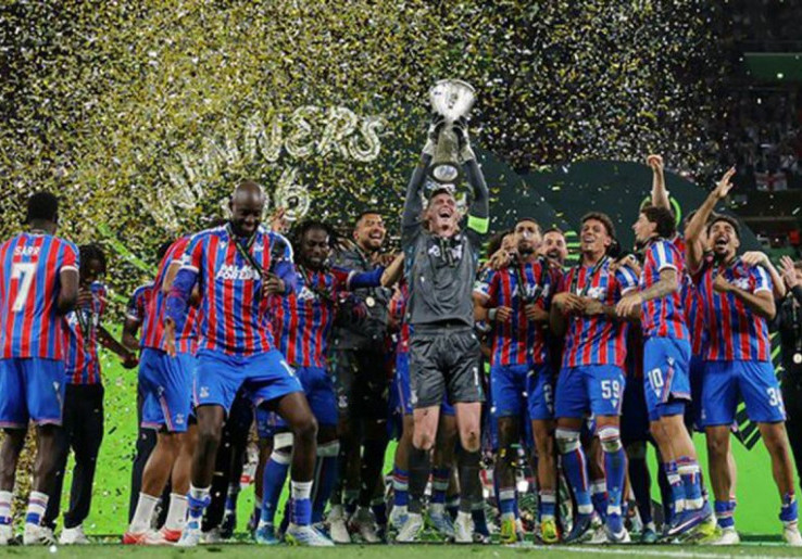 Palace Ukir Sejarah Angkat Trofi Eropa Pertama, Tekuk Rayo Vallecano 1-0 di Final Liga Conference