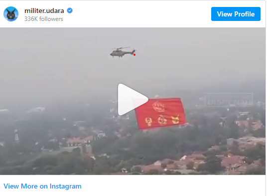[Hoaks atau Fakta]: Helikopter Terbang di Langit Jakarta Kibarkan Bendera China