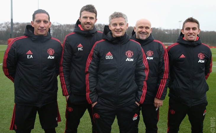 Ole Gunnar Solskjaer bersama stafnya di MU