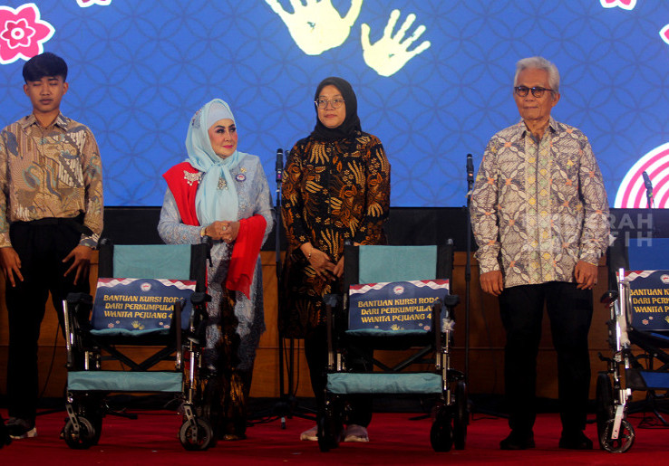 Peresmian 1.000 Cap Telapak Tangan Kedua Wanita Pejuang 45