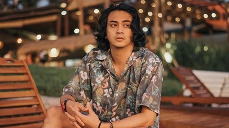 Pria Bisa Tampil Kece dengan Warna Pink? Ini Saran dari Dimaz Andrean