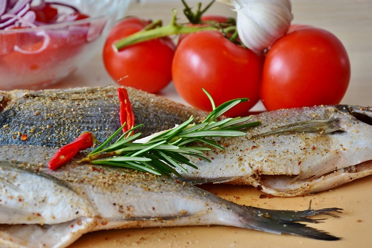Peserta lombak bakar ikan sekitar 500 orang. (Foto: Pixabay/RitaE)