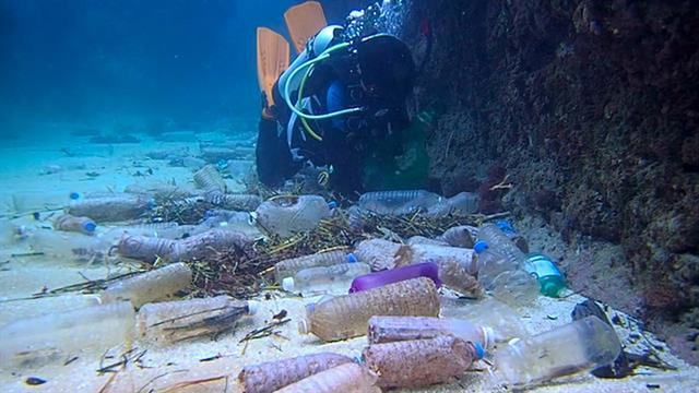 Sampah plastik mencemari laut. (ist/kemendagri)