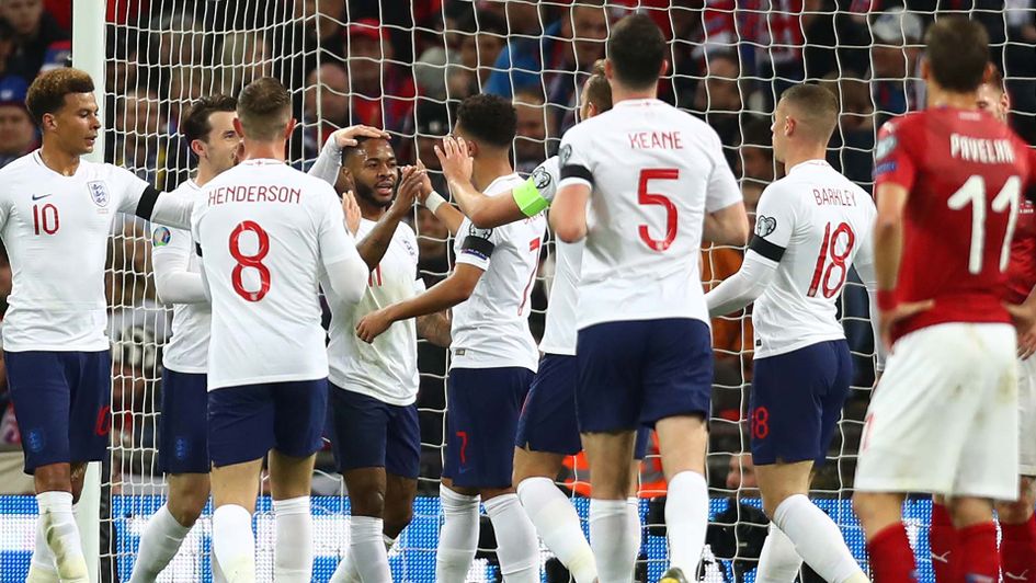 Hasil Pertandingan Sepakbola: Inggris dan Prancis Pesta Gol, Argentina Tersungkur