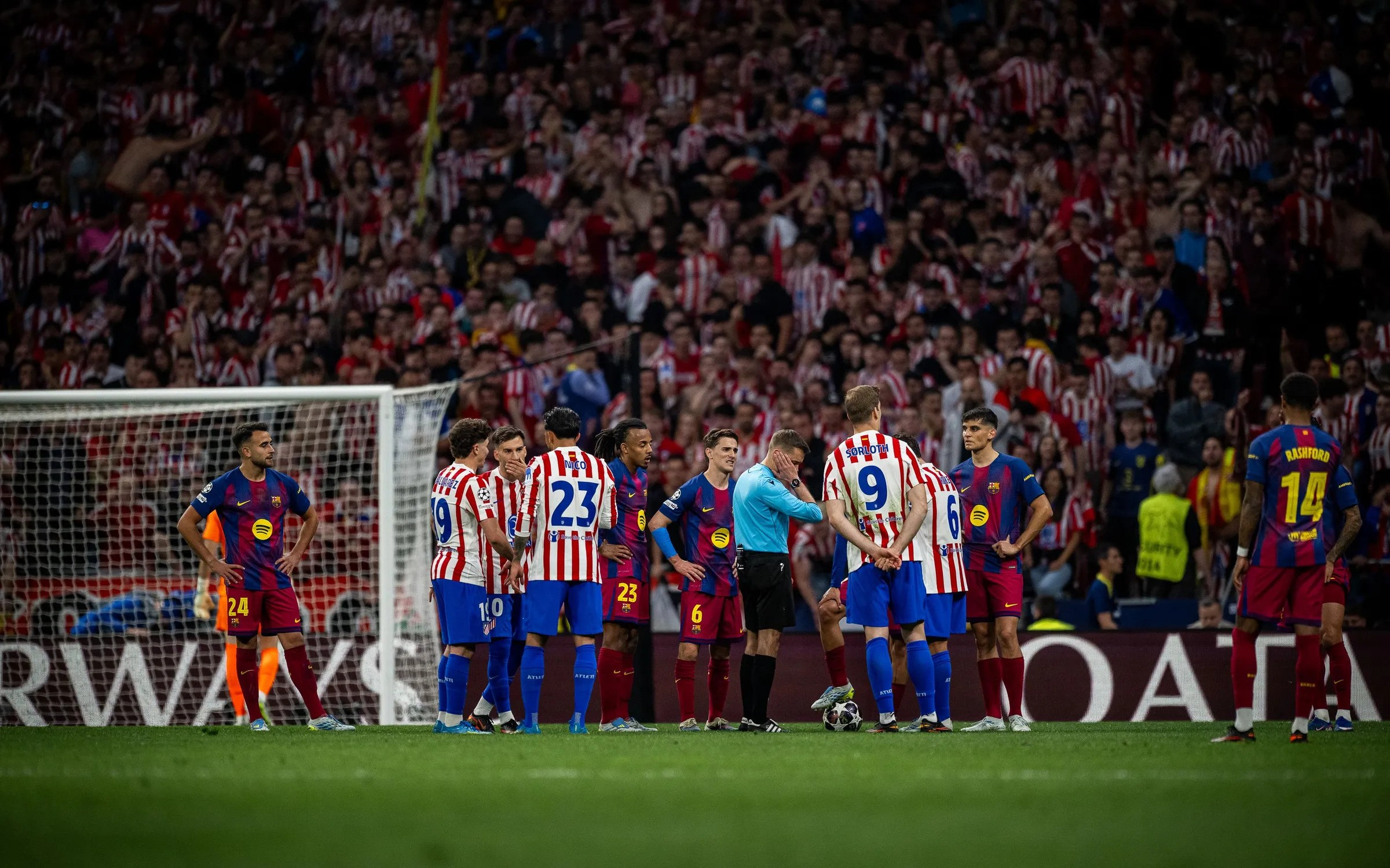 Raphinha Ngamuk, Sebut Barcelona ‘Dirampok’ usai Disingkirkan Atletico Madrid di Liga Champions