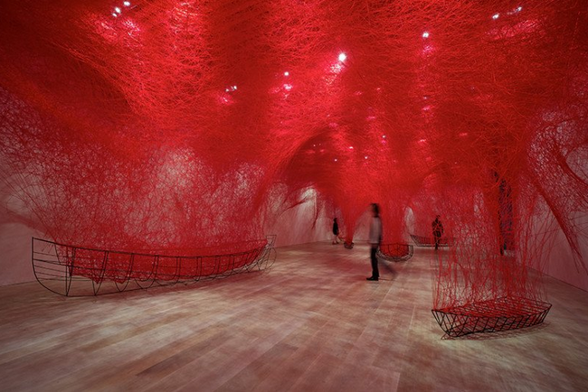Chiharu Shiota - Uncertain Journey (Foti: HO/Museum MACAN)