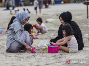 Libur Lebaran Ancol Makin Malam Makin Membludak, Kembang Api Pantai Lagoon Jadi Magnet