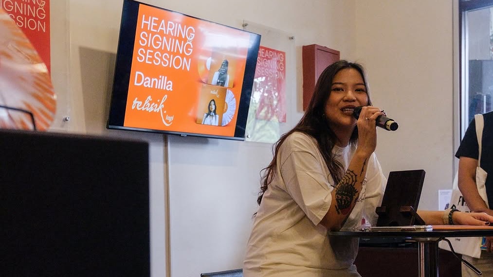 Menelisik 10 Tahun Perjalanan Album Danilla dengan Riilisan Fisik Piringan Hitam