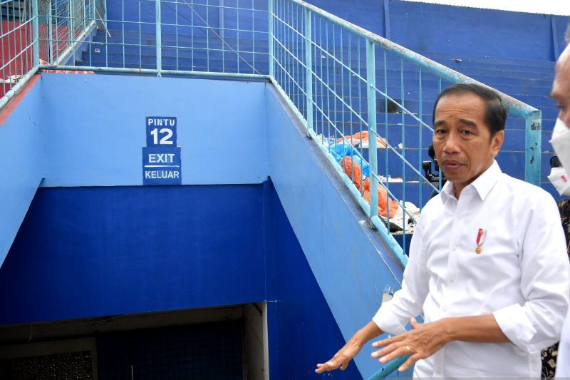 Jokowi Perintahkan Audit Seluruh Stadion Bola di Indonesia