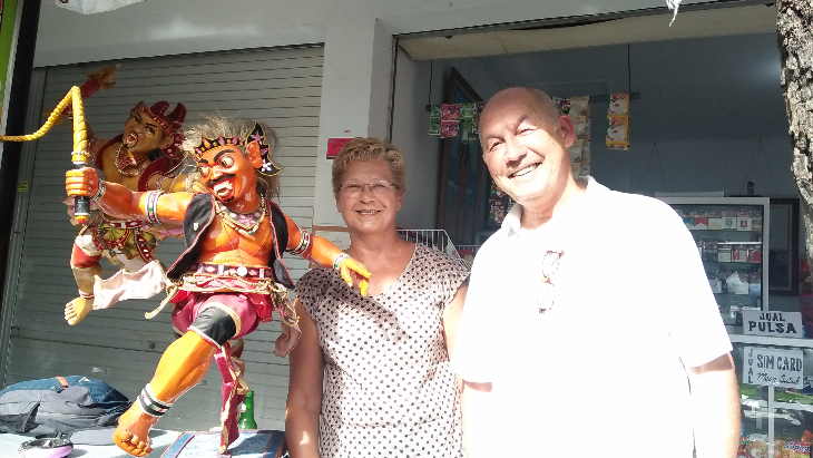 Turis dan Ogoh-Ogoh