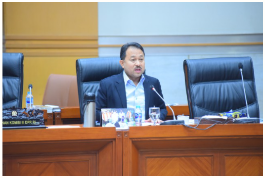 DPR Bersama Pemerintah Bahas UU Narkotika