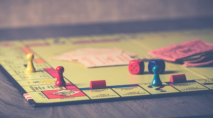 Permainan monopoli. (Foto: Pixabay/Nietjuh)