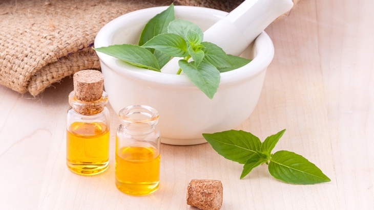 Jangan mengonsumsi obat herbal berlebihan. (Foto: Pixabay/kerdkanno)