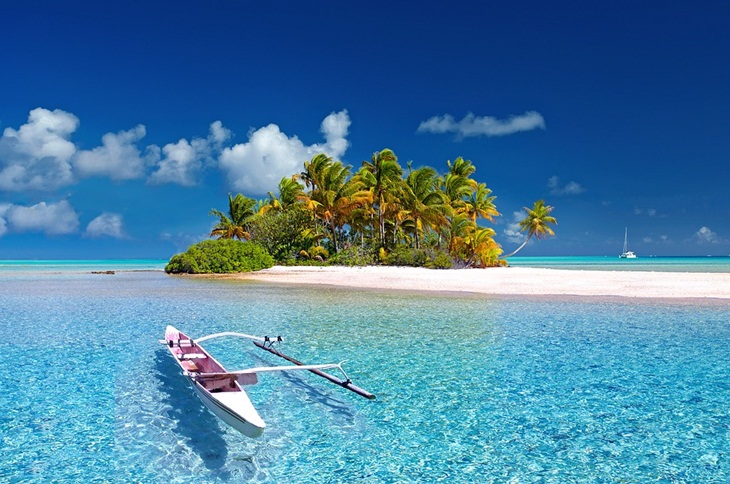 Berwisata pulau tentu memberika kesan tersendiri ketika tahun baru. (Foto: Pixabay/Julius_Silver)
