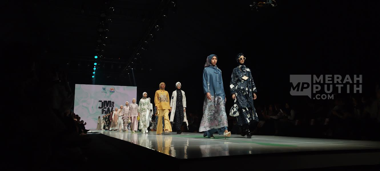29 Jenama Fesyen Tanah Air Tampil di Jakarta Muslim Fashion Week 2024