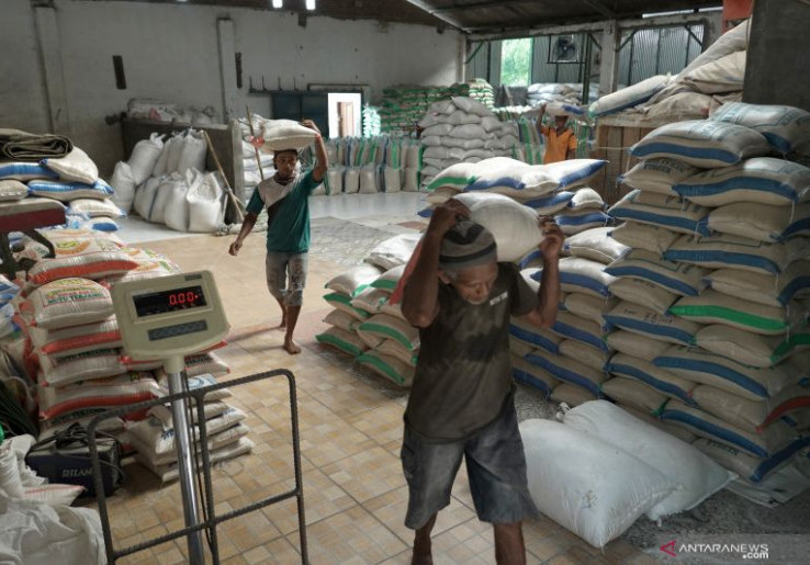 Harga Beras di Penggilingan Jawa Barat Merangkak Naik, Nilai Tukar Petani Juga Meningkat   