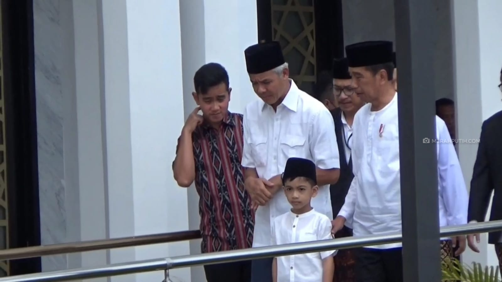 Bertemu Jokowi di Masjid Zayed, Ganjar: Saya Diminta Cek Jalan Lokasi Pariwisata Jateng