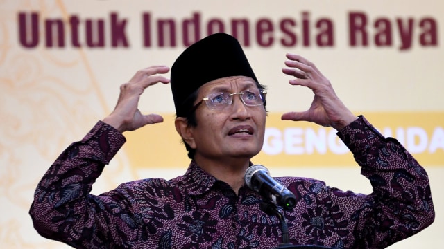 Imam Besar Masjid Istiqlal KH. Nasaruddin Umar menyampaikan paparannya saat Kuliah Kebangsaan di Wisma Antara, Jakarta. Foto: ANTARA FOTO/Aditya Pradana Putra