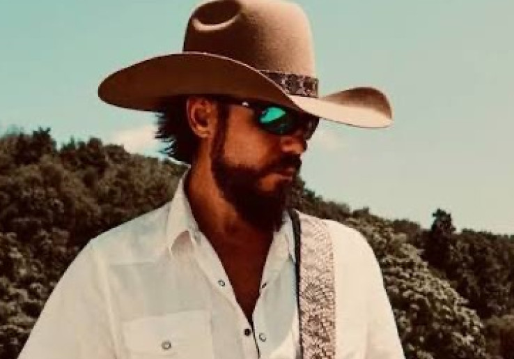 Lirik 'Outlaw Ways', Karya Chris Janson yang Membuka Perjalanan Musik Country Baginya