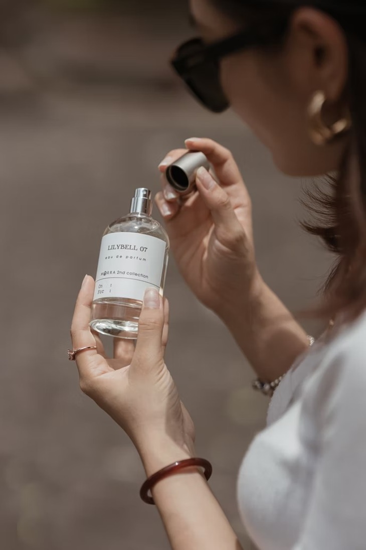 Perfume Layering, Tampil Percaya Diri dengan Memakai 2 Parfum