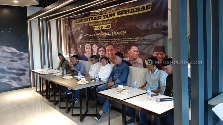 acara diskusi bertajuk "Demonstrasi yang Beradab", di kawasan Cikini, Menteng, Jakarta Pusat, Selasa (15/10). (Foto: MP/Kanugrahan)
