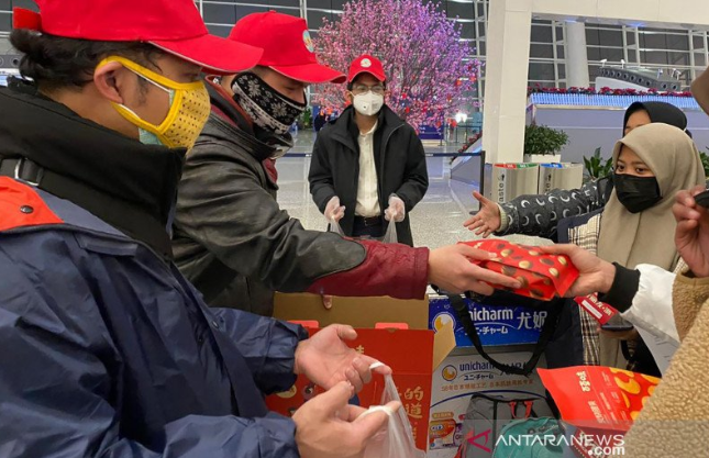 Begini Pakaian Petugas Kesehatan 'Sambut' WNI dari Wuhan