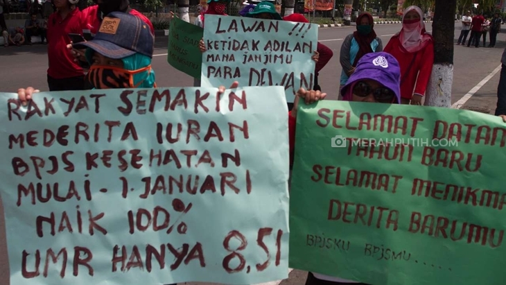 Tolak Kenaikan Premi BPJS Kesehatan, Massa Buruh Geruduk DPRD Sukoharjo