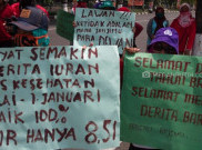 Tolak Kenaikan Premi BPJS Kesehatan, Massa Buruh Geruduk DPRD Sukoharjo