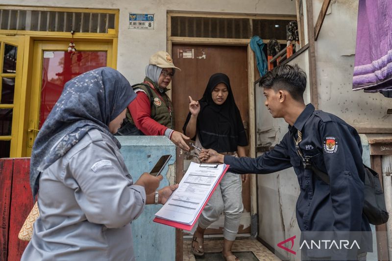 Bawaslu DKI Temukan Ada Warga Belum Dicoklit Ditempel Stiker Pilkada Jakarta
