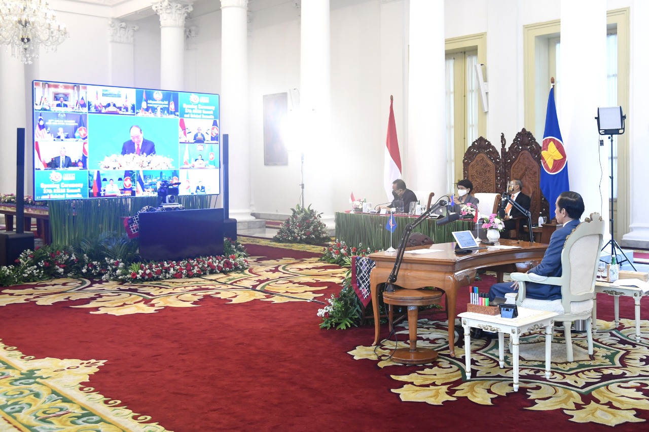 Jokowi Serukan KTT ASEAN Selesaikan Krisis Myanmar