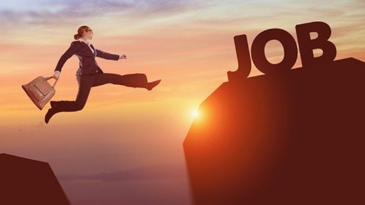 Tips Cari Kerja Fresh Graduate di Tengah Pandemi COVID-19