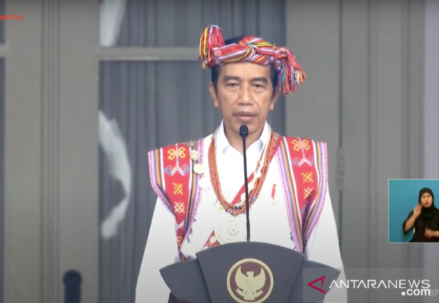 Mengenal Kain Tenun Timor Tengah Selatan yang Dipakai Presiden Jokowi