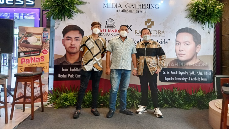 Kedai Pak Ciman dan Rayendra Dhermatology Gaungkan Pentingnya Kesehatan Luar Dalam